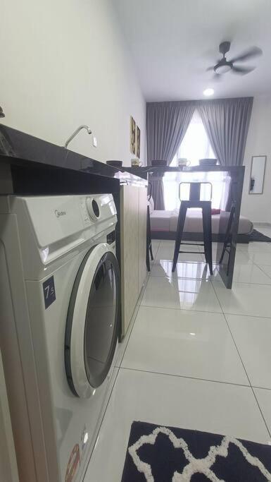 דירות ג'והור בהרו Sky Trees 4 Guests High Floor Smart Tv Garden View A1801 מראה חיצוני תמונה